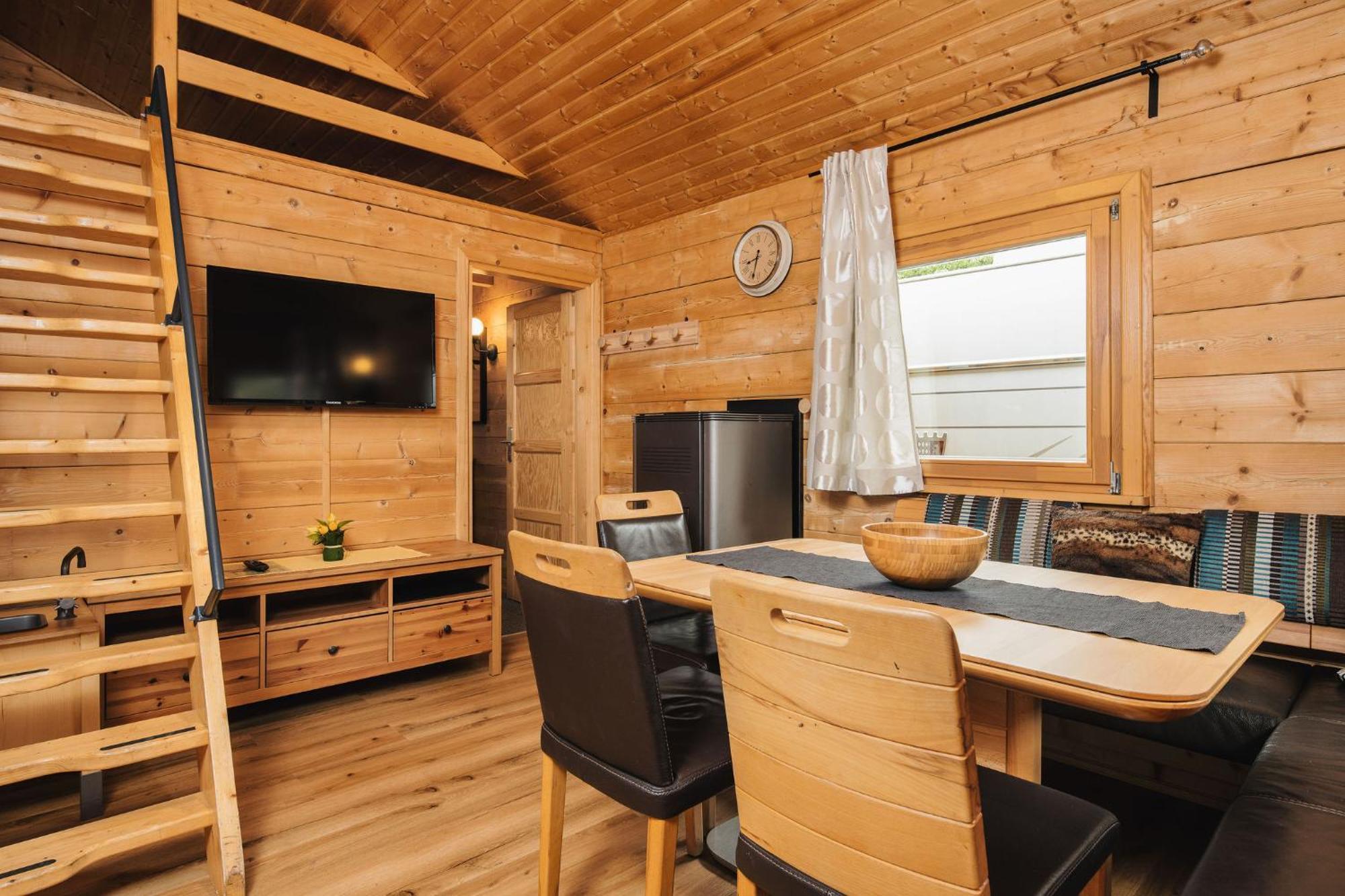 Camping Dreilaendereck Blockhuetten & Apartments Ried im Oberinntal Eksteriør billede